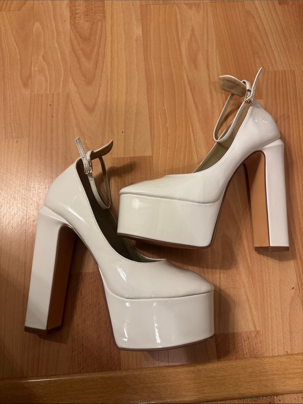 Women's White Patent Platform Mary Jane Heels with Ankle Strap NEVER USED